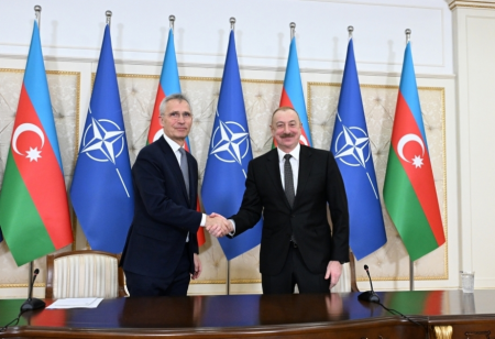Dünyada təhlükəsiziyin təmin edilməsində Azərbaycan-NATO əməkdaşlığının rolu ŞƏRH